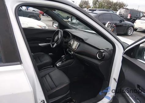 2018 Nissan Kicks Sr z USA, uszkodzony, nr VIN 3N1CP5CU9JL537946